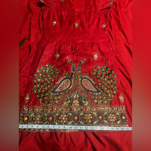 Hand embroidered kurti - Picture 4 of 13